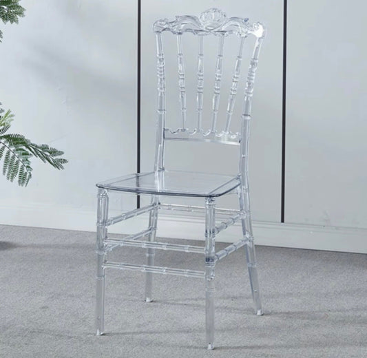 Chaise Napoléon transparente – 2,50 € TTC / chaise